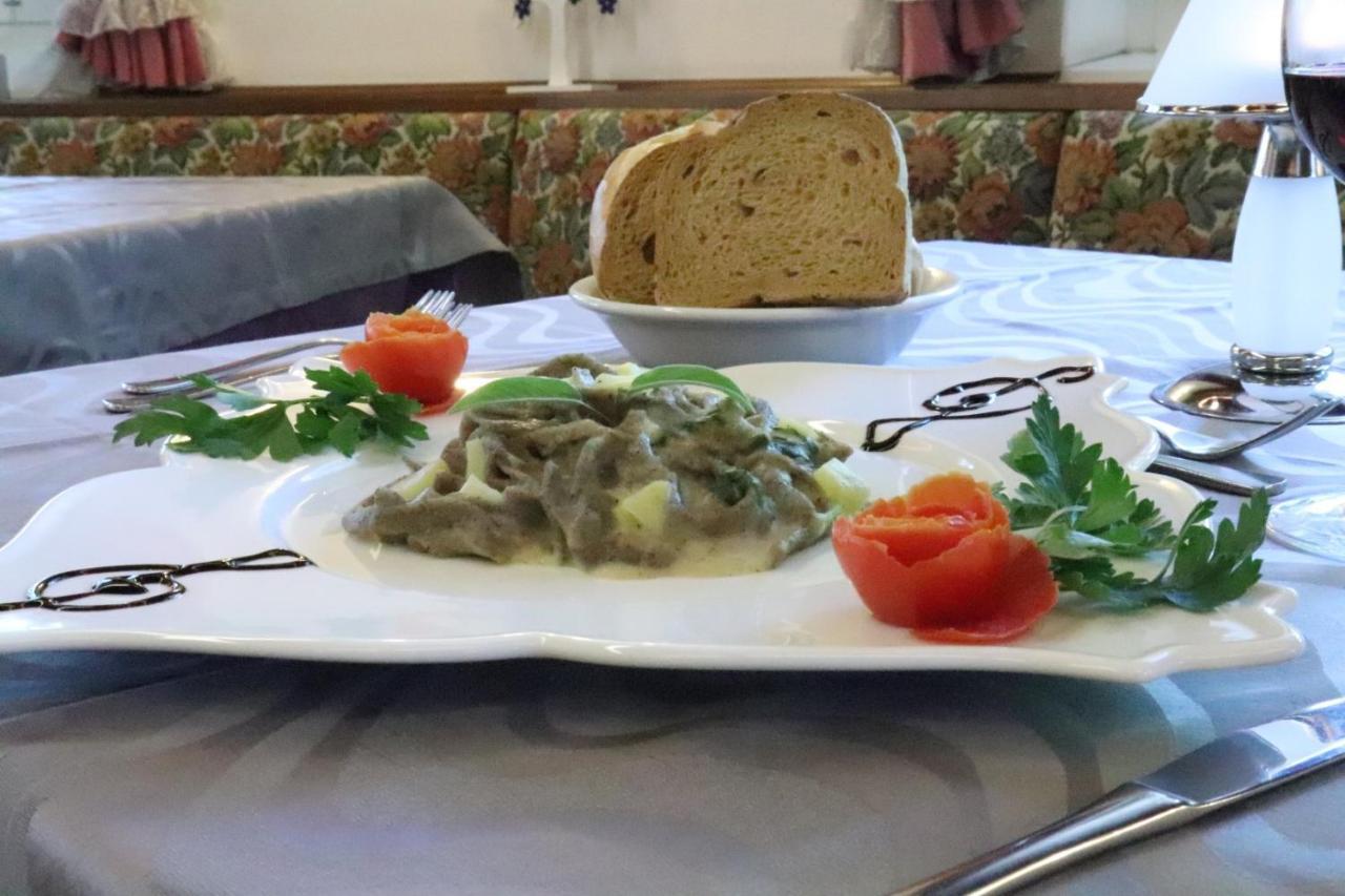 Hotel Panorama Wellness & Resort Malosco Kültér fotó